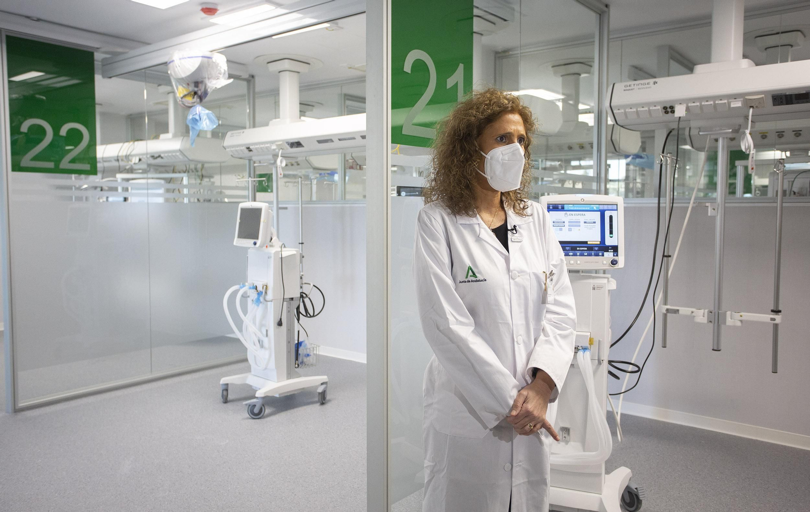 Las imágenes de la visita al interior del Hospital Militar de Sevilla