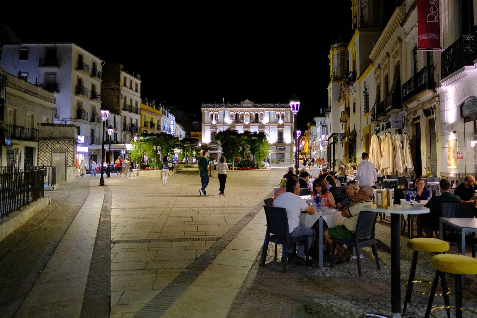 Ronda nocturna, en imágenes