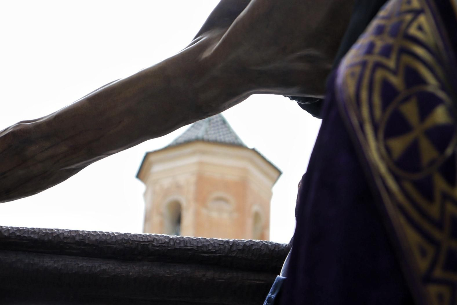 Los traslados de la Sangre y la Piedad de la Semana Santa de Málaga 2025, en imágenes