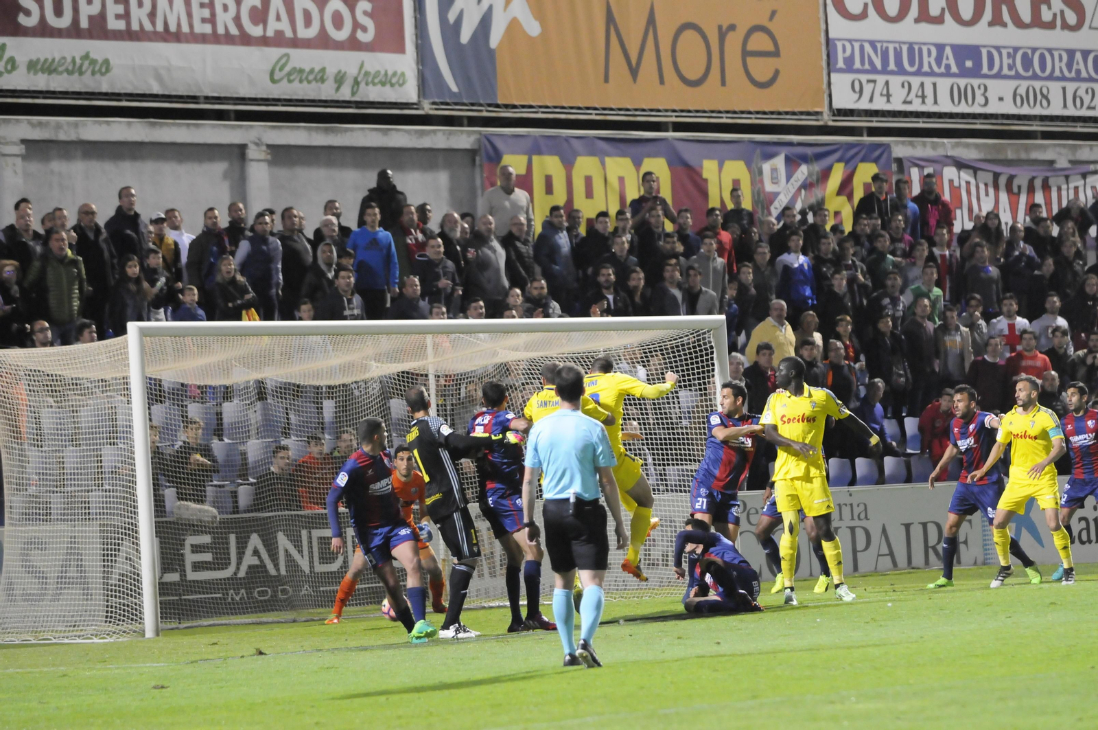Las imágenes del Huesca-Cádiz