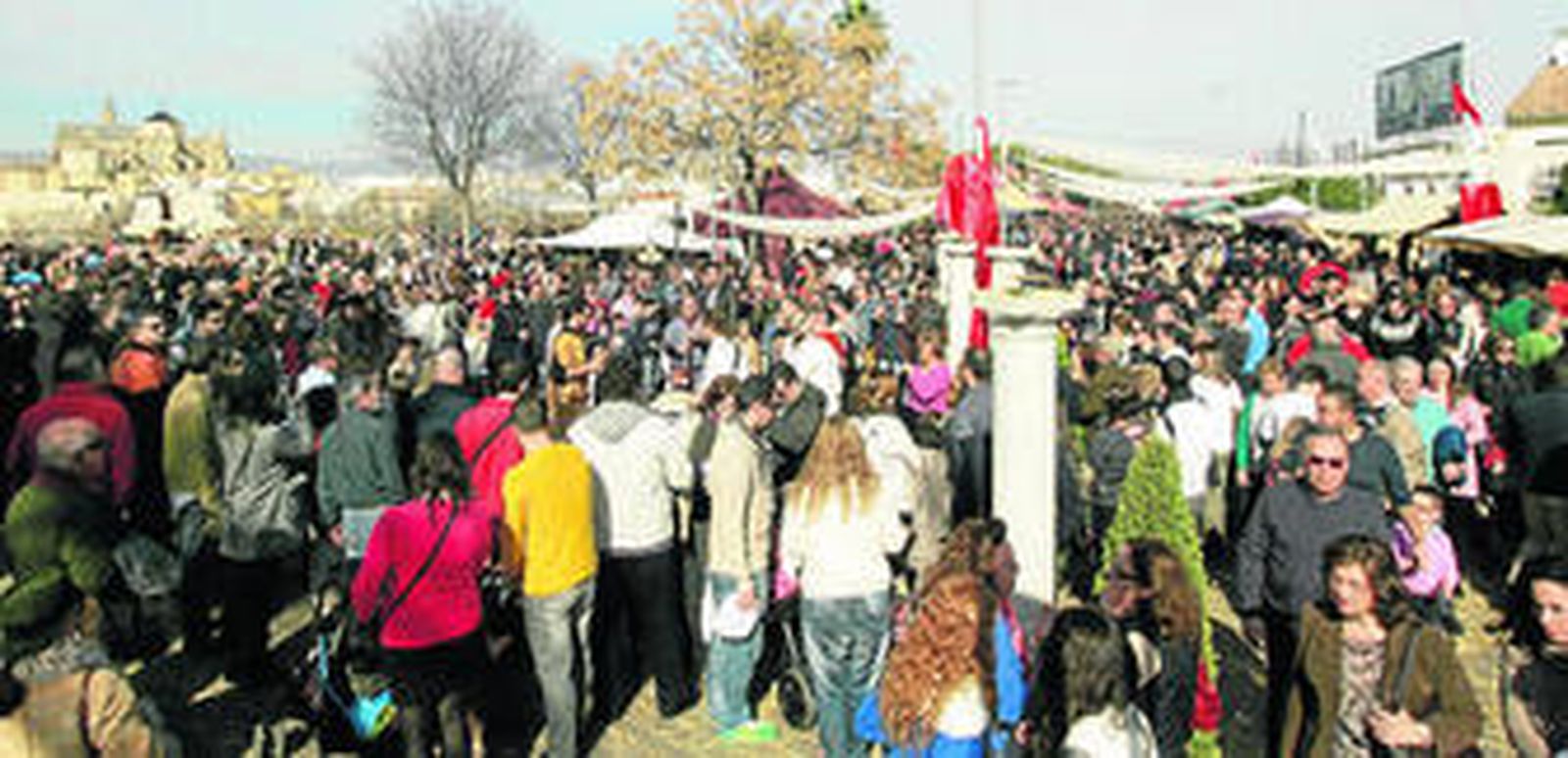 Aspecto que presentaba el mercado el último día de su apertura.