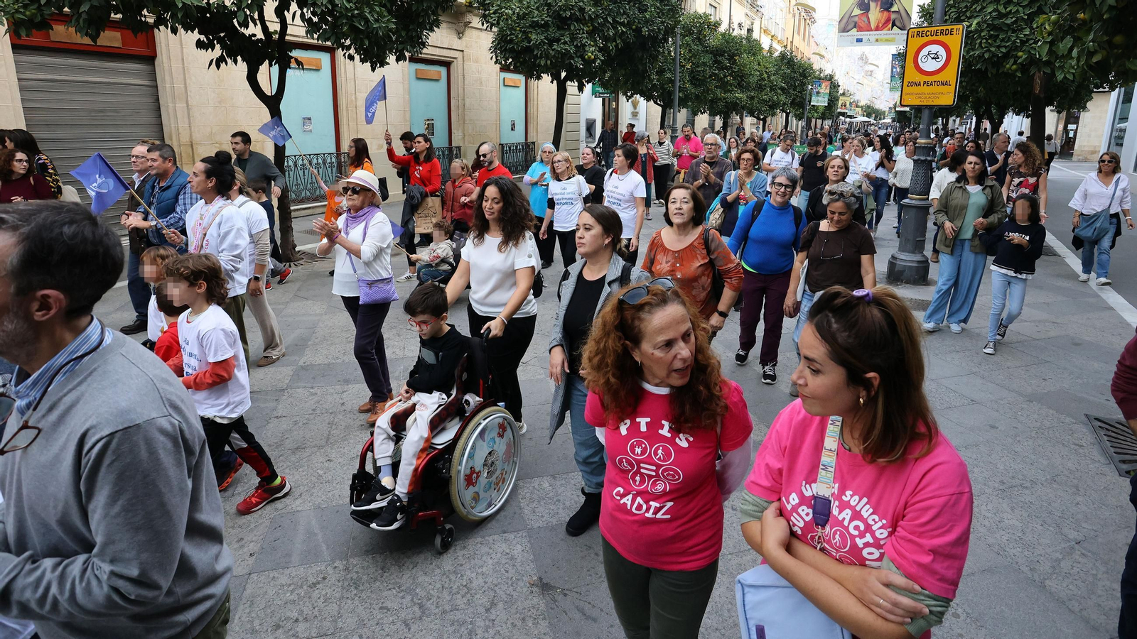 Manifestación de la Flampa de Jerez contra las faltas de recursos por necesidades especiales