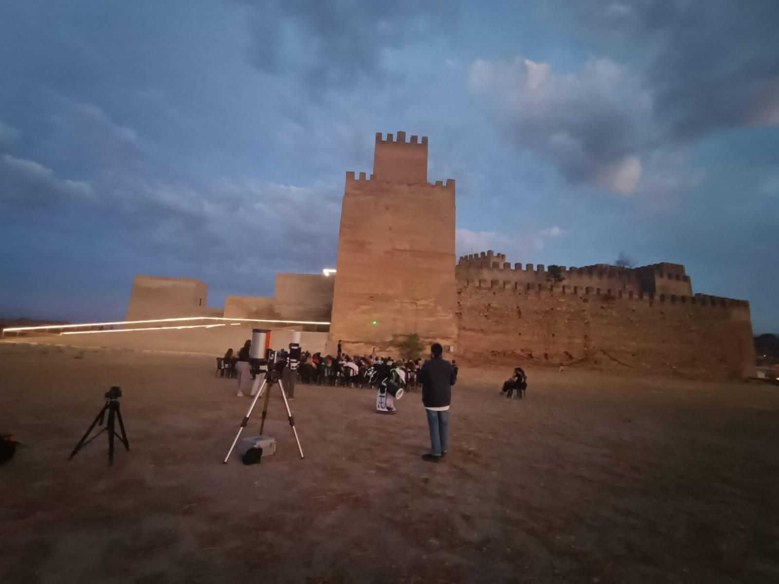 Se realizará la observación de astros con telescopios de alta potencia