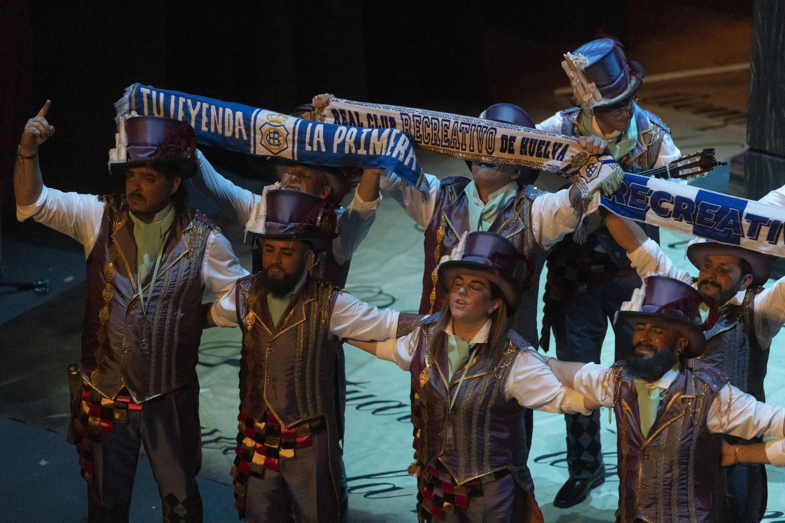 Imágenes de la actuación de la comparsa ‘El pregón’ de Huelva en el Carnaval Colombino