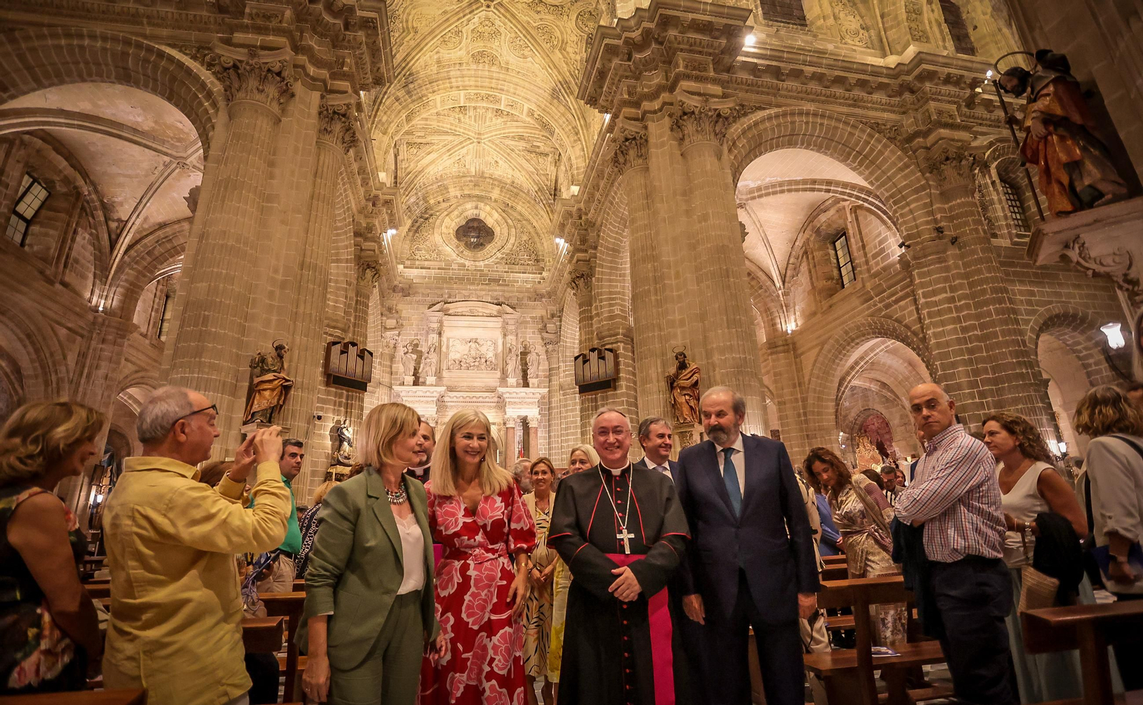 Imágenes de la nueva iluminación de la Catedral de Jerez