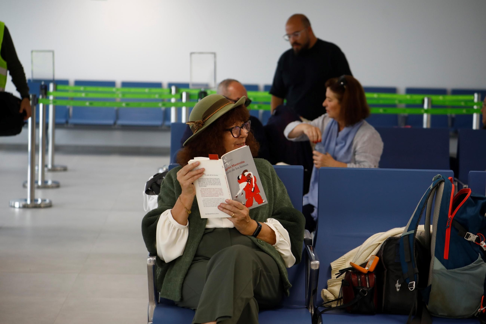 El aeropuerto de Córdoba recibe el primer vuelo de Binter desde Canarias, en imágenes