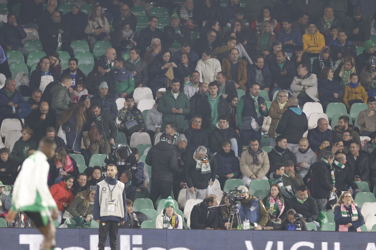 Búscate en las fotos del Betis-Barcelona