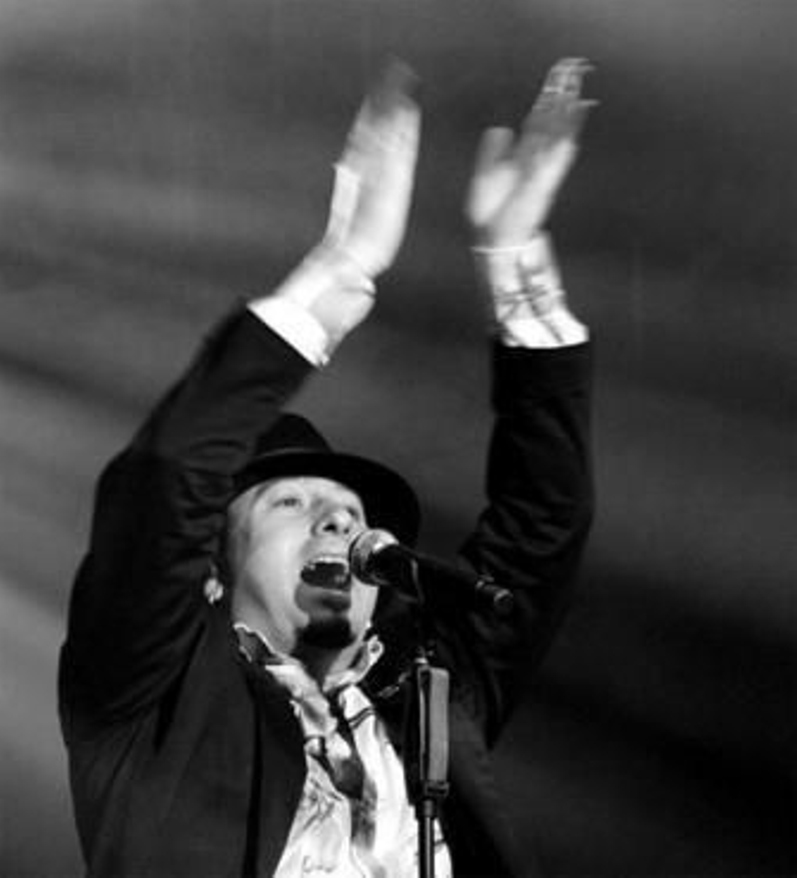 El cantautor José Luis Figuereo conocido como El Barrio.