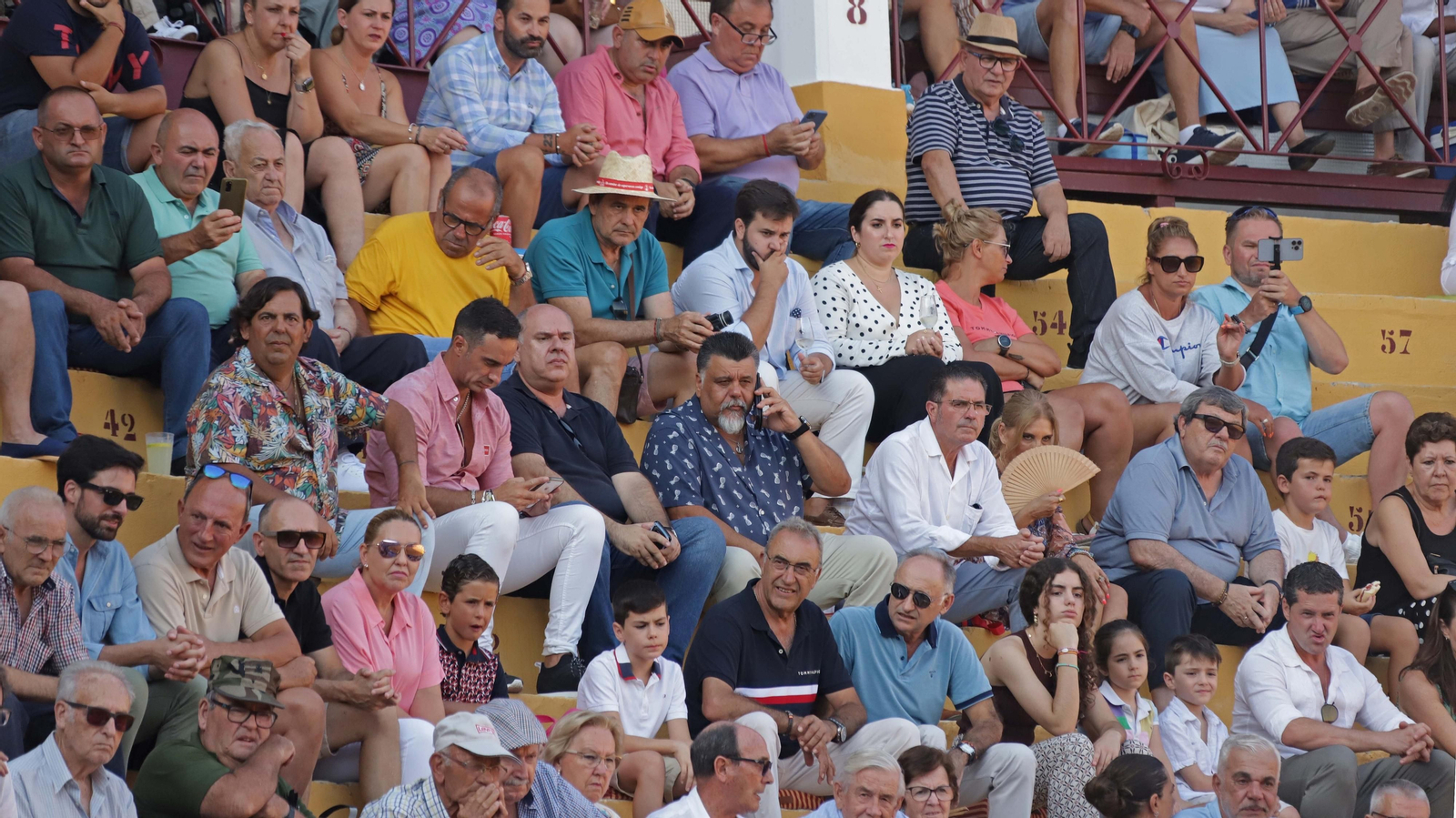Ambiente en la corrida del viernes de la Feria de La Línea