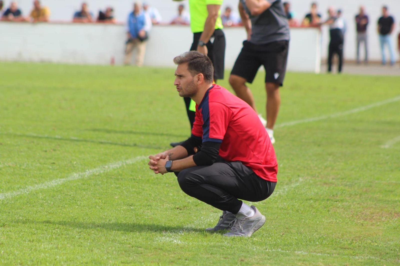 Fran Garrido ya no es entrenador del Arcos CF. Fran Garrido ya no es entrenador del Arcos CF.