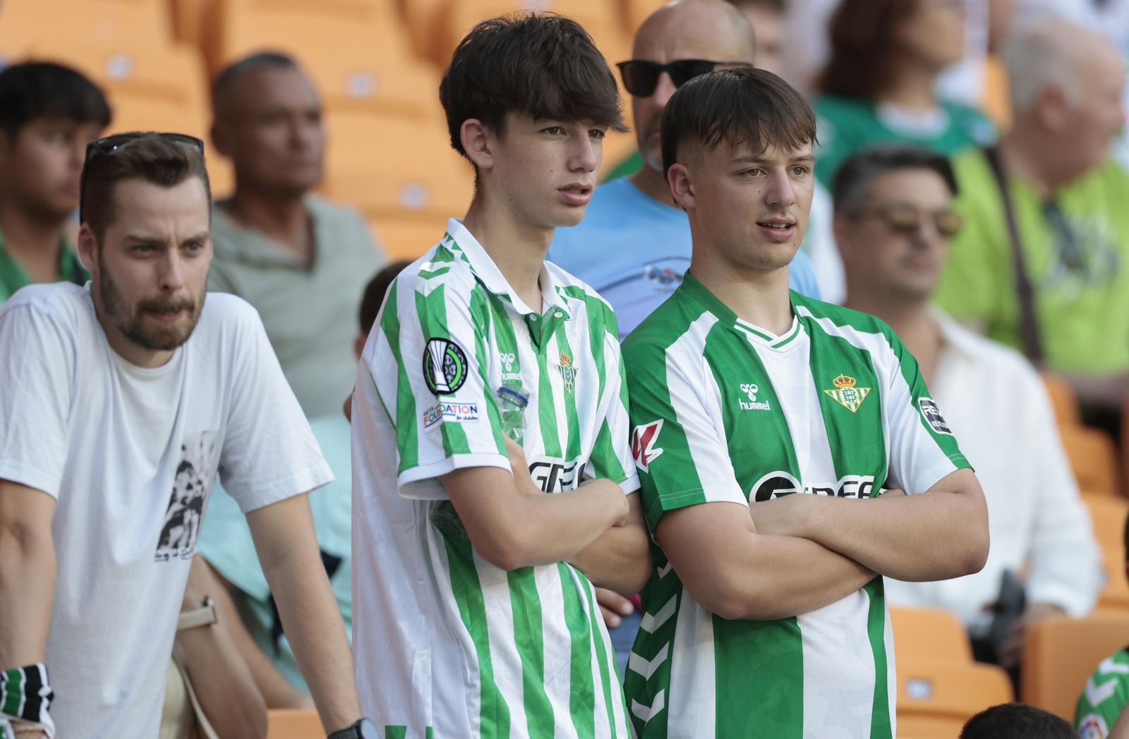 Búscate en las fotos del Betis - Athletic Club