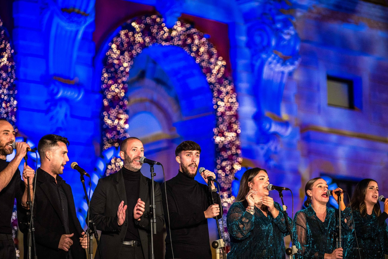 El concurso de coros de campanilleros ambienta la Navidad en San Fernando
