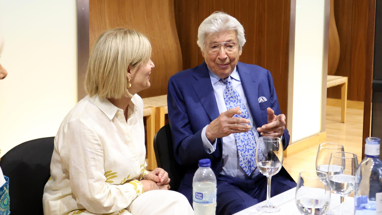 Manuel Alejandro recibe el premio Jerezano del Año del Rotary Club Jerez