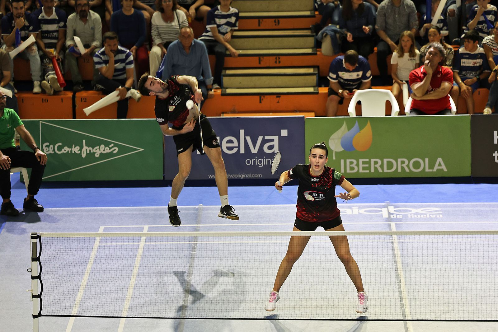 Imágenes de la final de liga de bádminton entre el IES La Orden y La RInconada