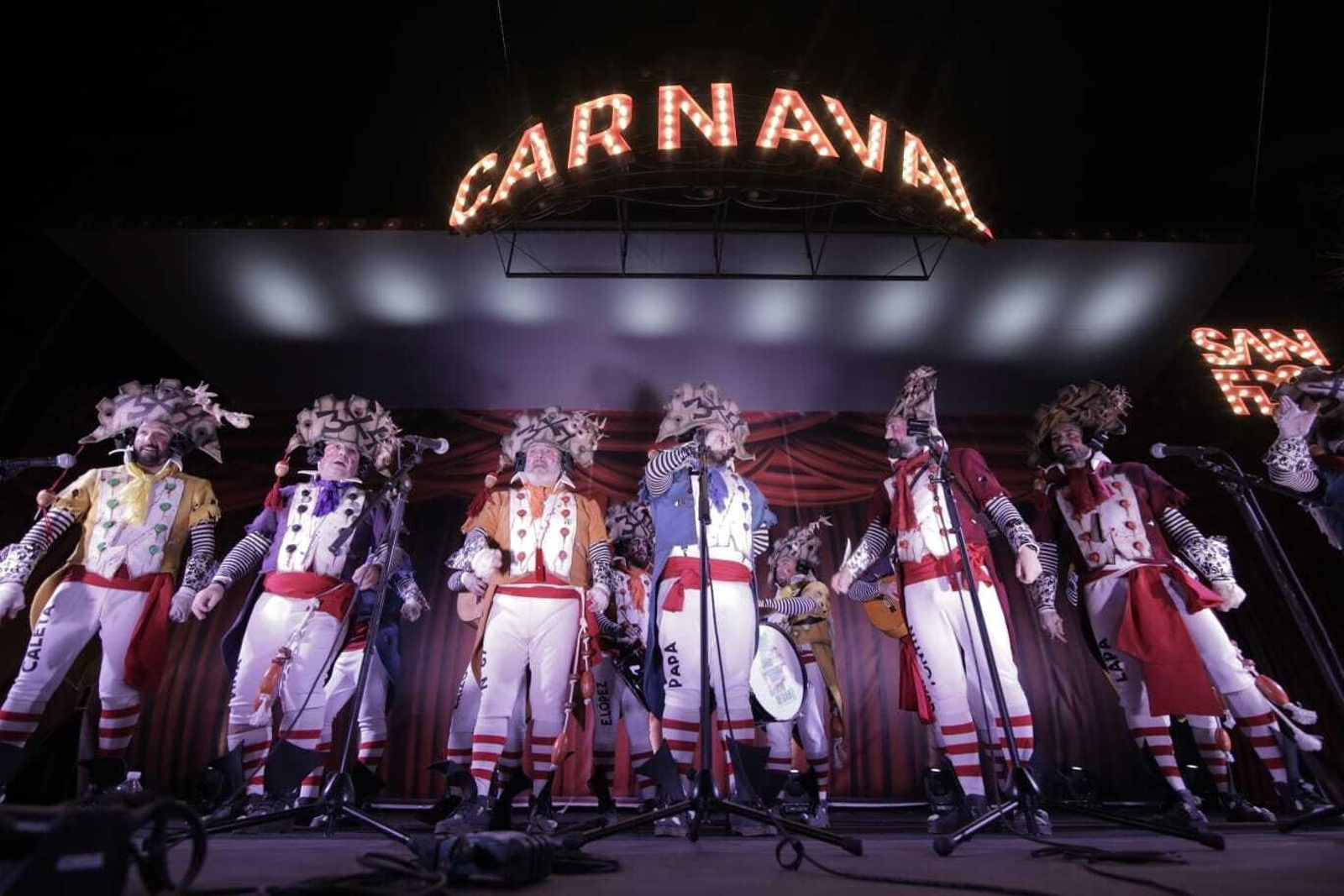 Gala de bienvenida del Carnaval en San Fernando con Manu Sánchez y Sandra Golpe