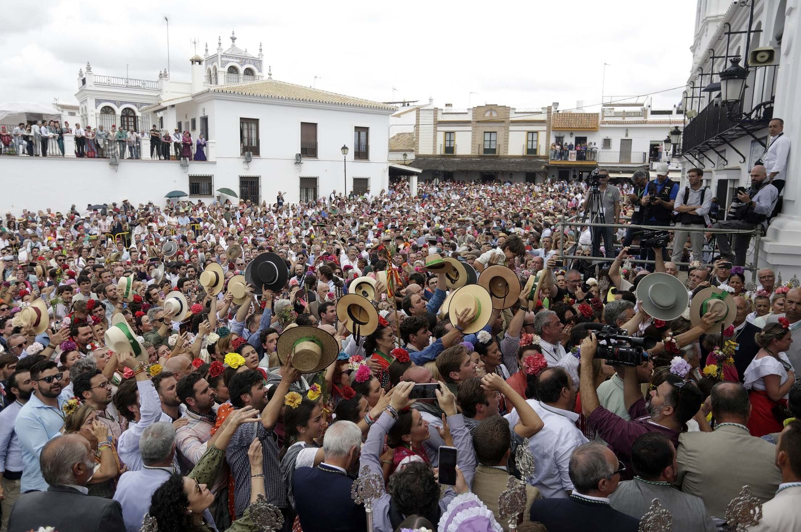 El Rocío 2023: Imágenes de ambiente y presentaciones de las Hermandades
