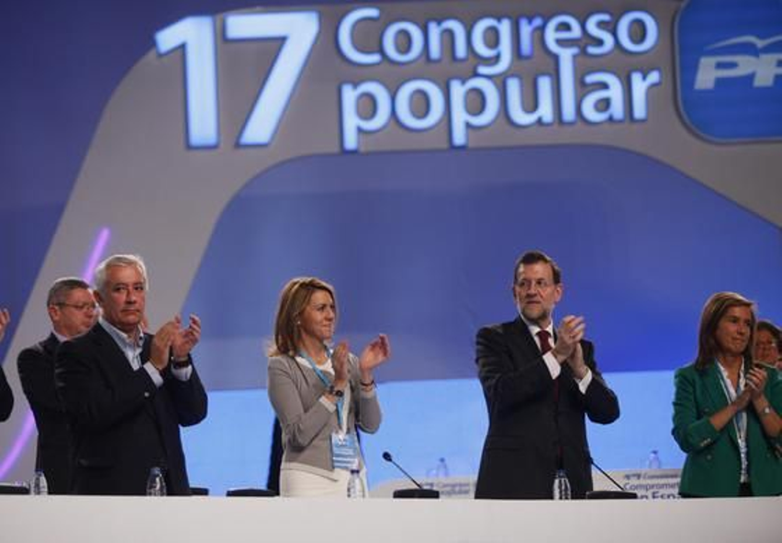 Rajoy, Arenas y Cospedal en Congreso nacional del PP en Sevilla

Foto: Pizarro