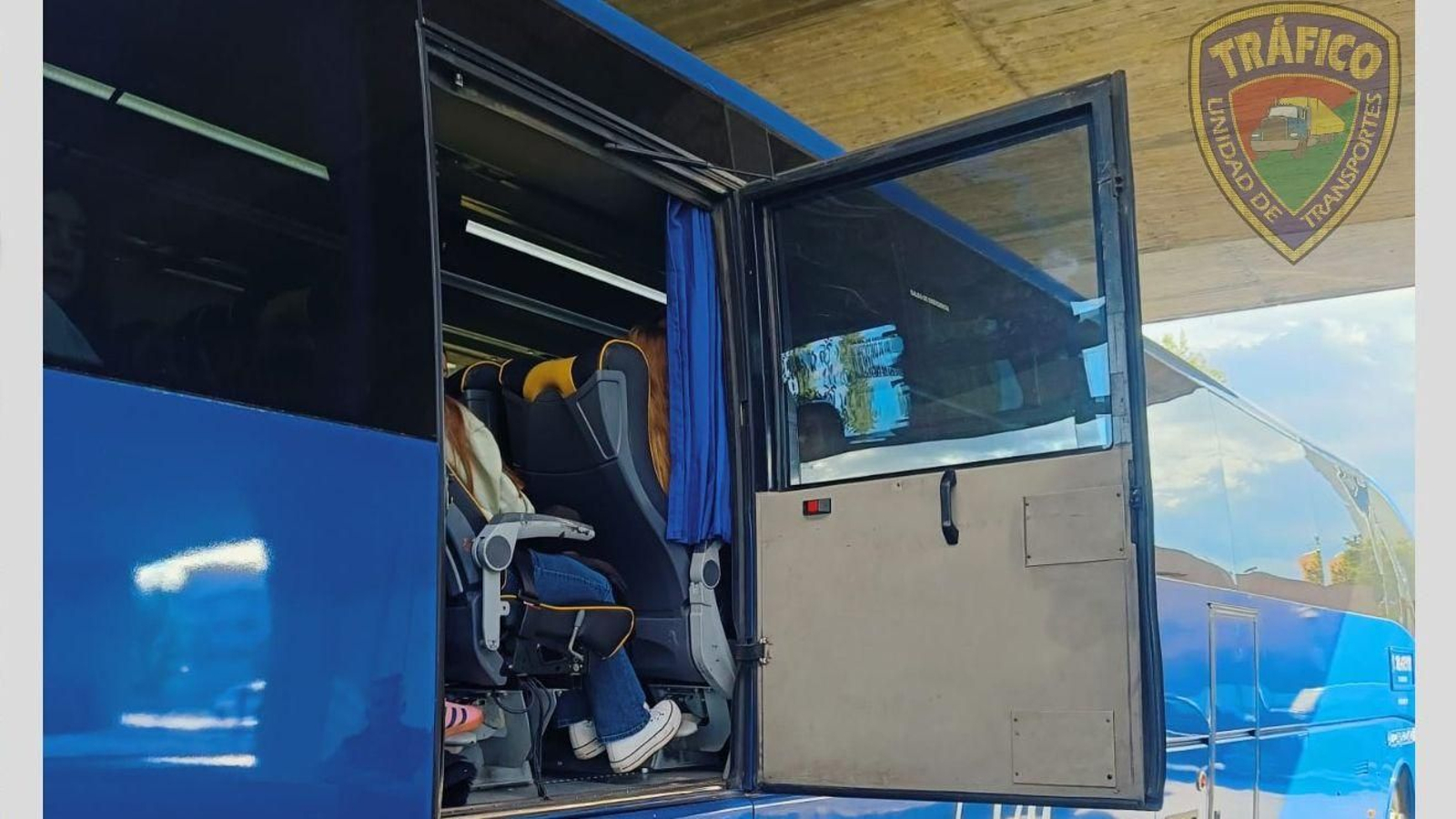 Autobús interceptado por la Policía Local de Granada