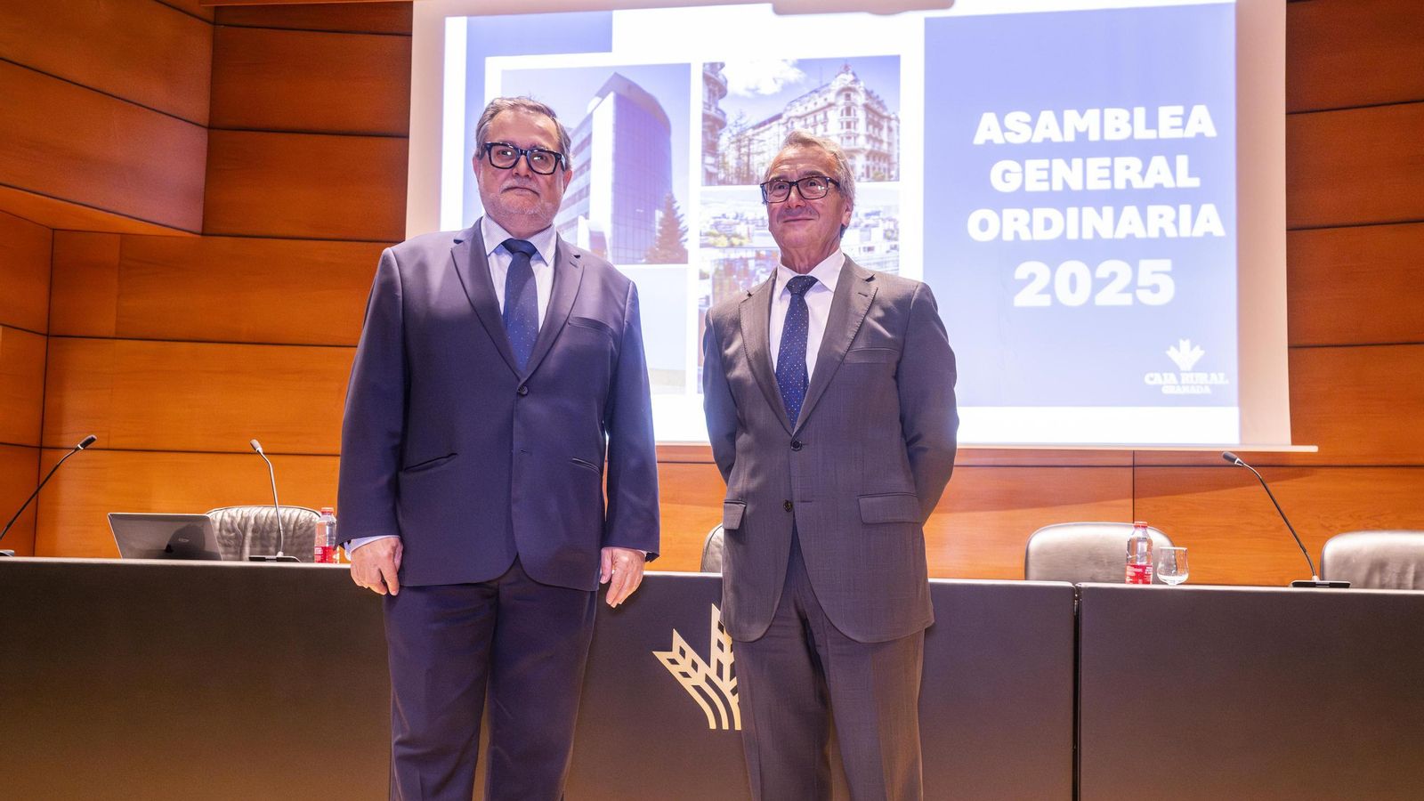 El director general de Caja Rural Granada, Jerónimo Luque y el presidente, Antonio León