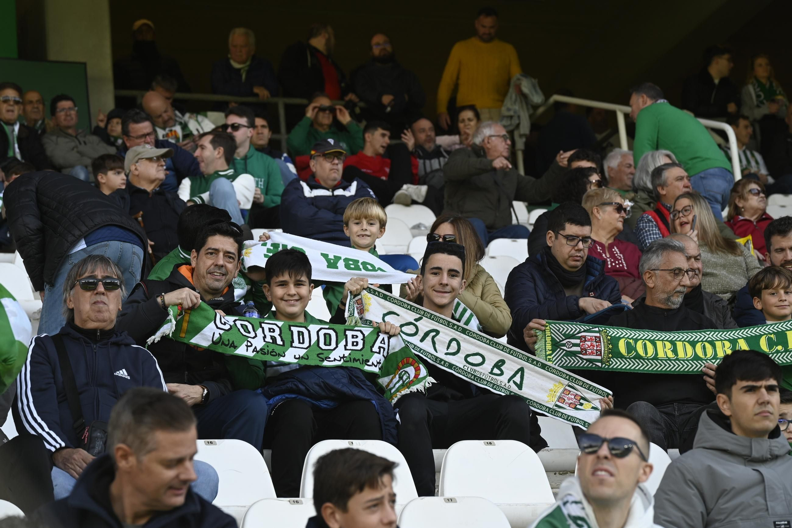 Las mejores fotos del ambiente en El Arcángel para el Córdoba CF - Eibar