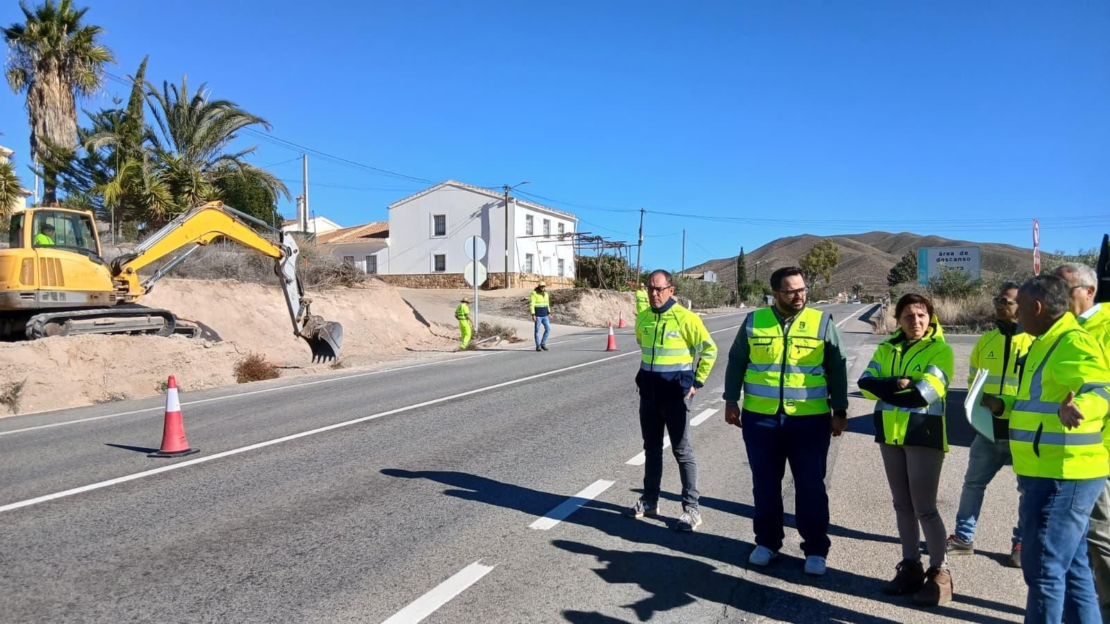 Visita a las obras en la vía de Zurgena.