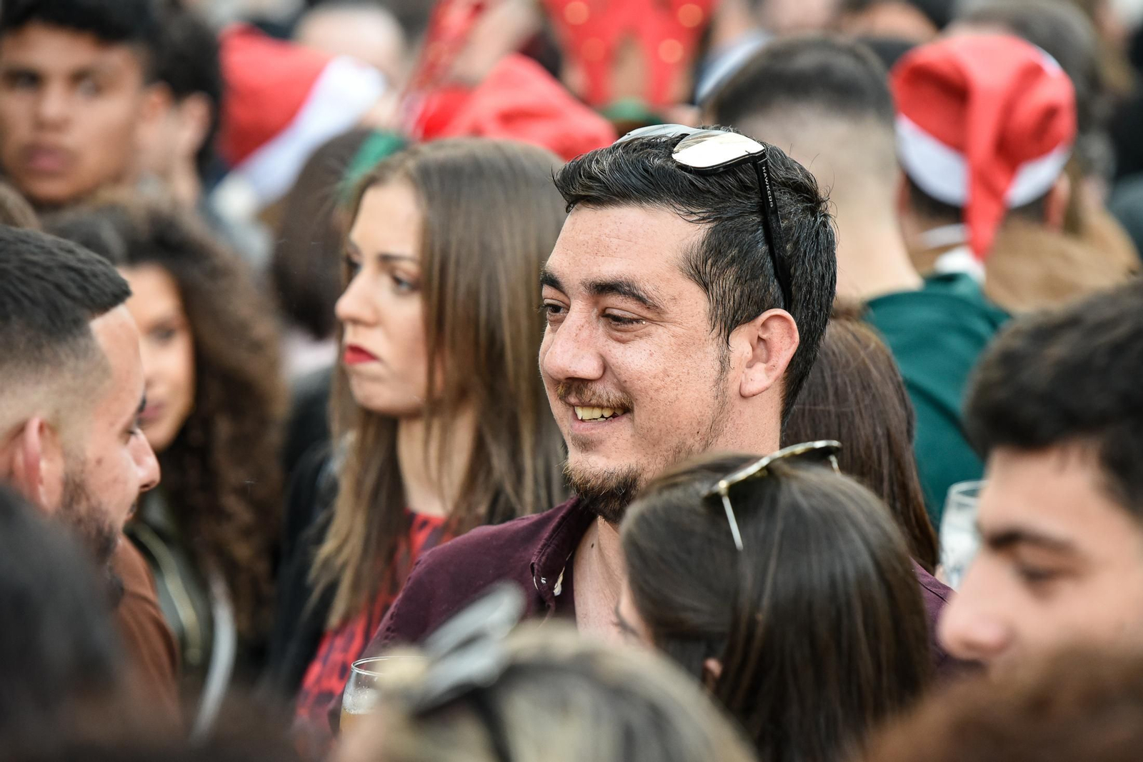 Imágenes de las celebraciones en el centro de Huelva la tarde del 24