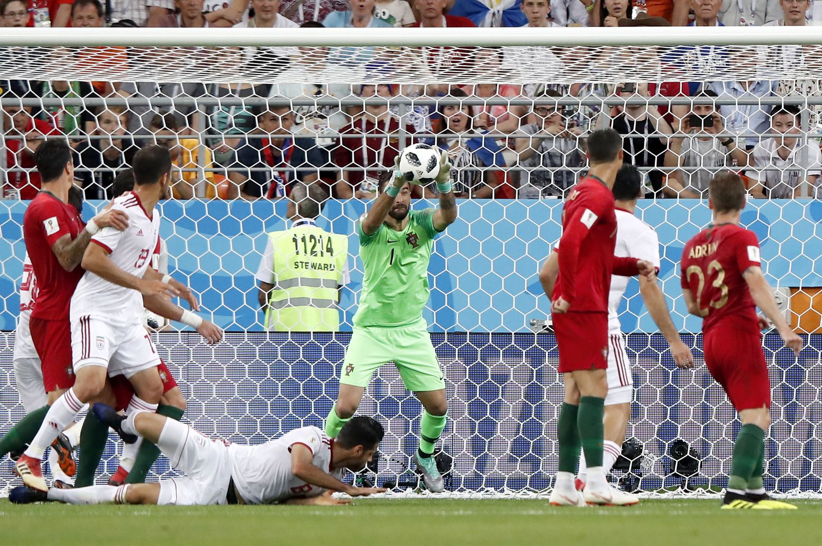 Las imágenes del Irán-Portugal