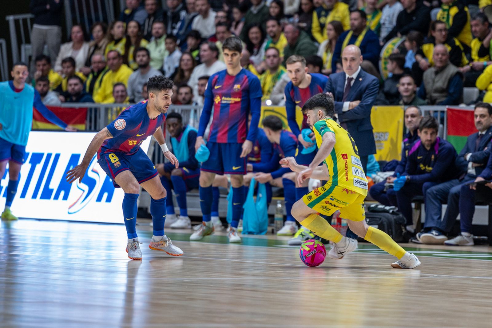 Las mejores imágenes del espectacular encuentro entre Jaén Paraíso Interior FS y Barça (3-3)