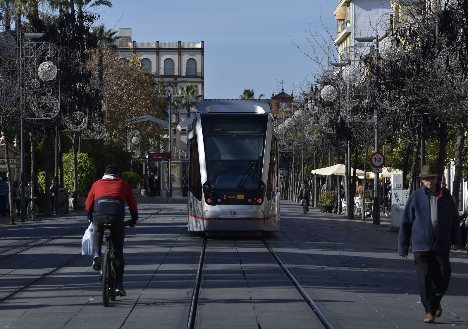 Tussam, taxi y Sevici como medios de transporte públicos seguros y sostenibles.