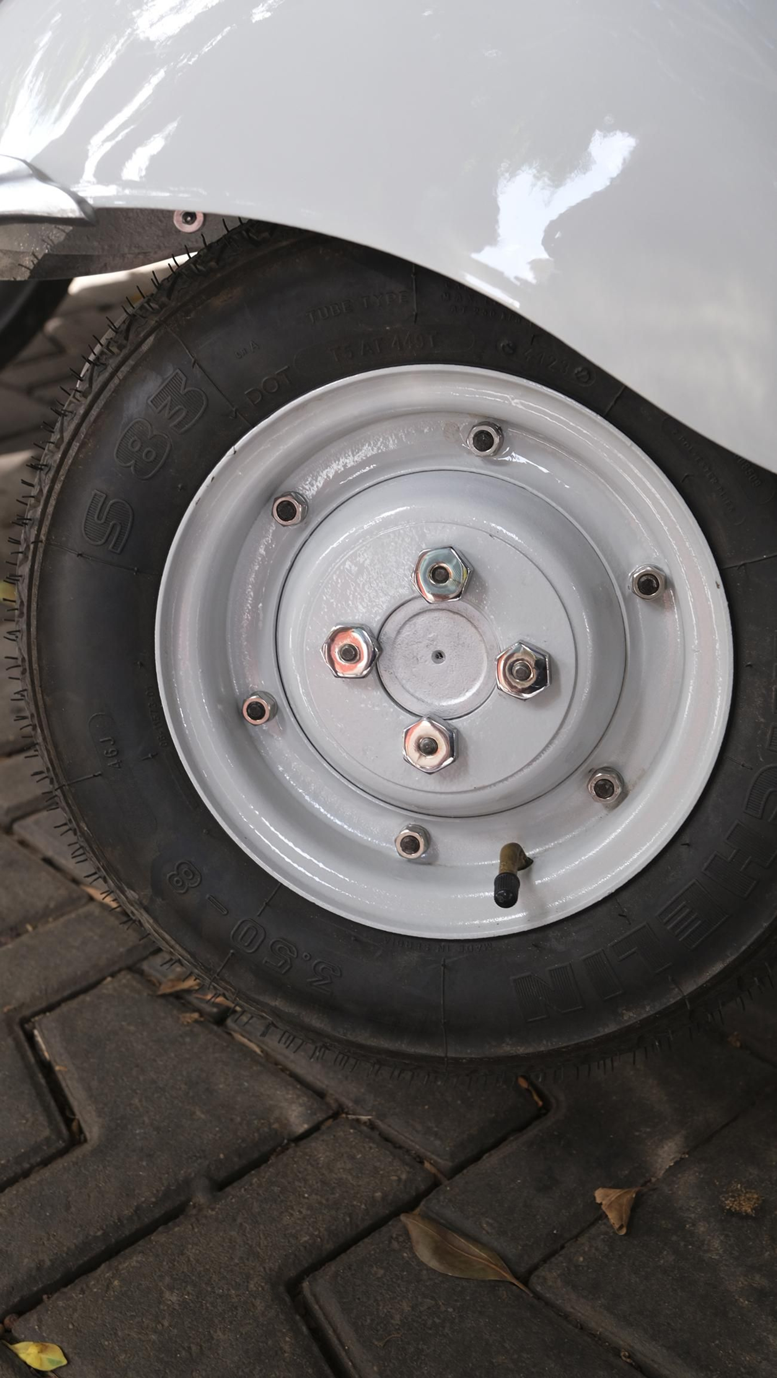 Exposición de motos antiguas y Ducatis en la Feria de Almería 2025, en imágenes