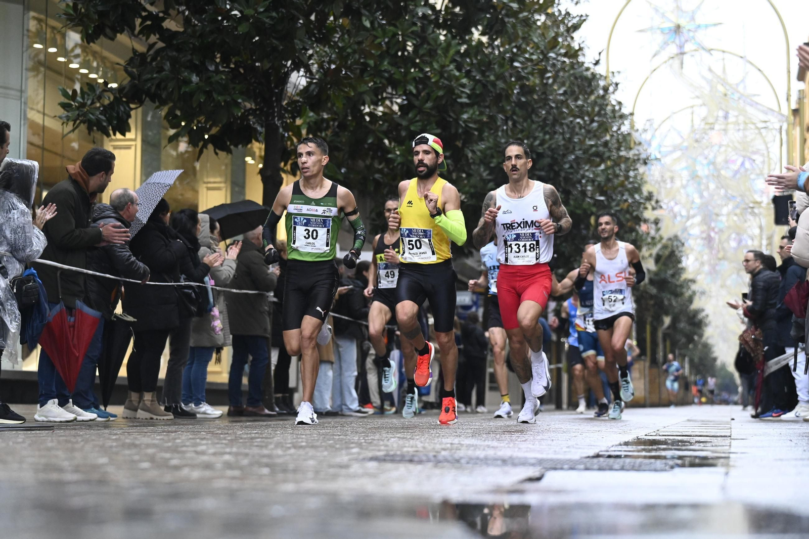 El paso de la Media Maratón de Córdoba 2025 por el centro de la ciudad