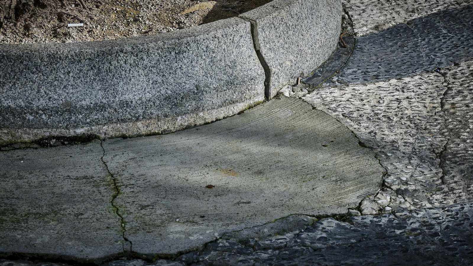 Estado del pavimento en plaza San Juan de Dios