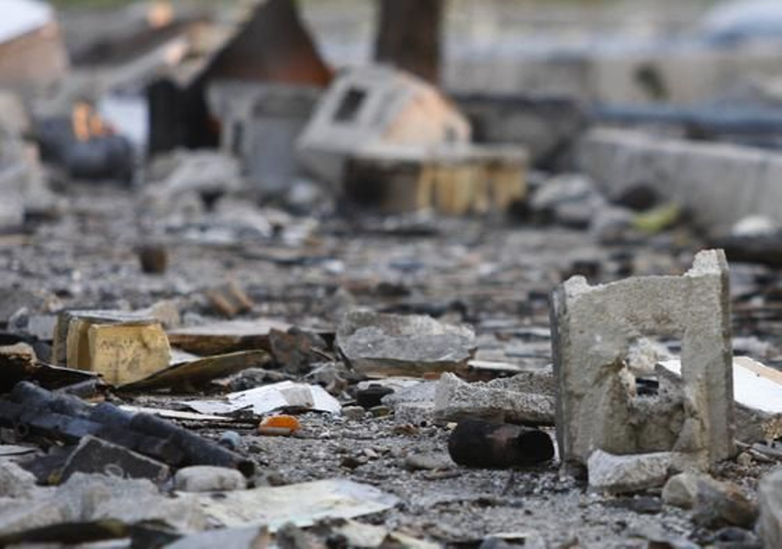 Detalles de los restos de la pirotecnia tras la explosión.

Foto: Belén Vargas
