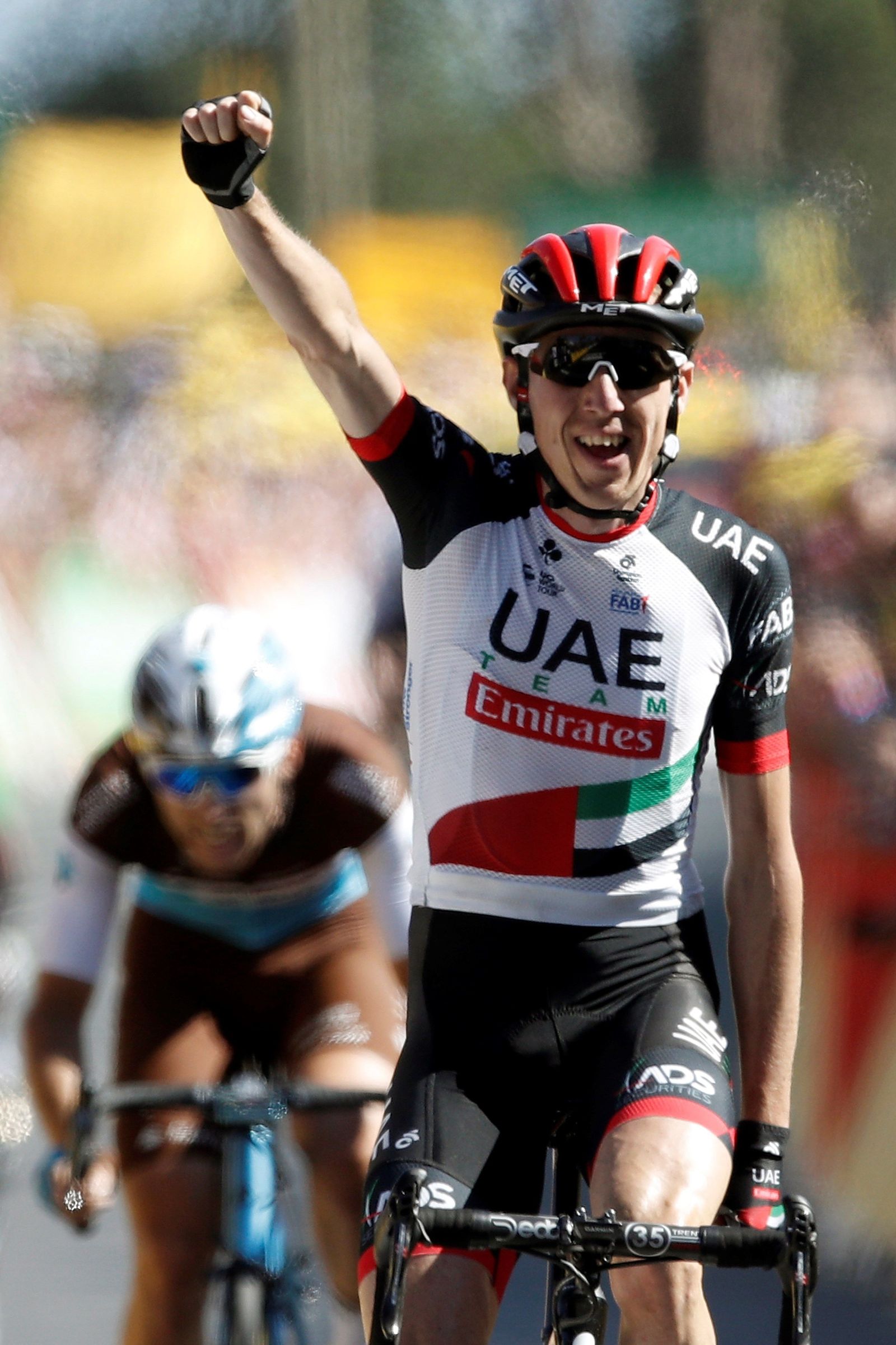 Daniel Martin celebra la victoria conseguida en la sexta etapa.
