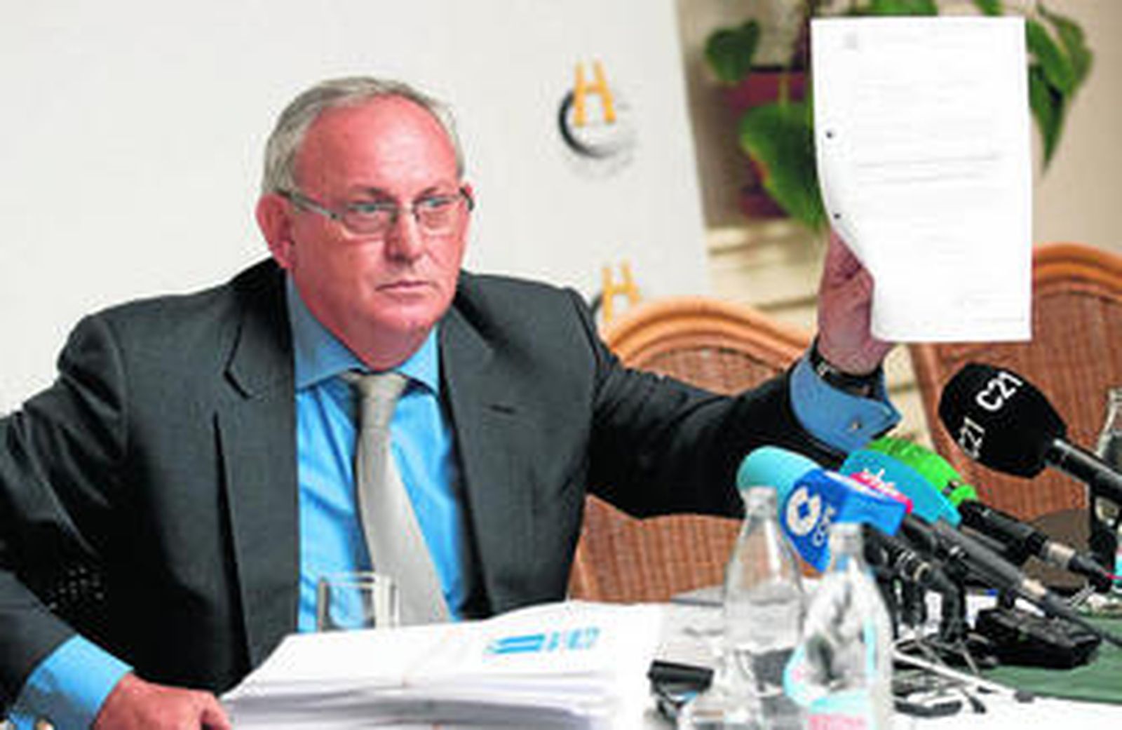 José Julián Romero aportó ayer documentos para tratar de demostrar su inocencia.