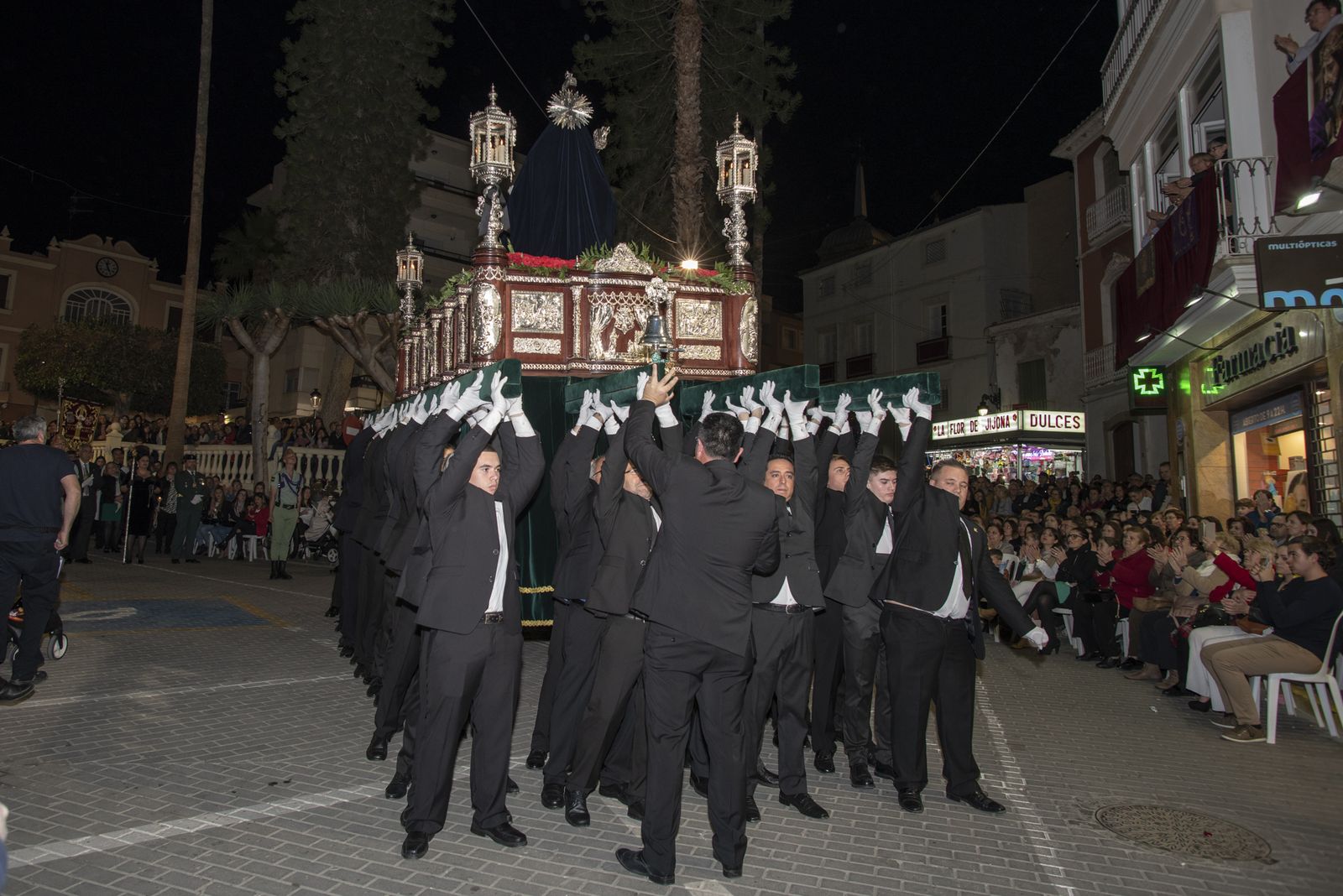 Imágenes de la procesión del Paso Blanco en Cuevas del Almanzora