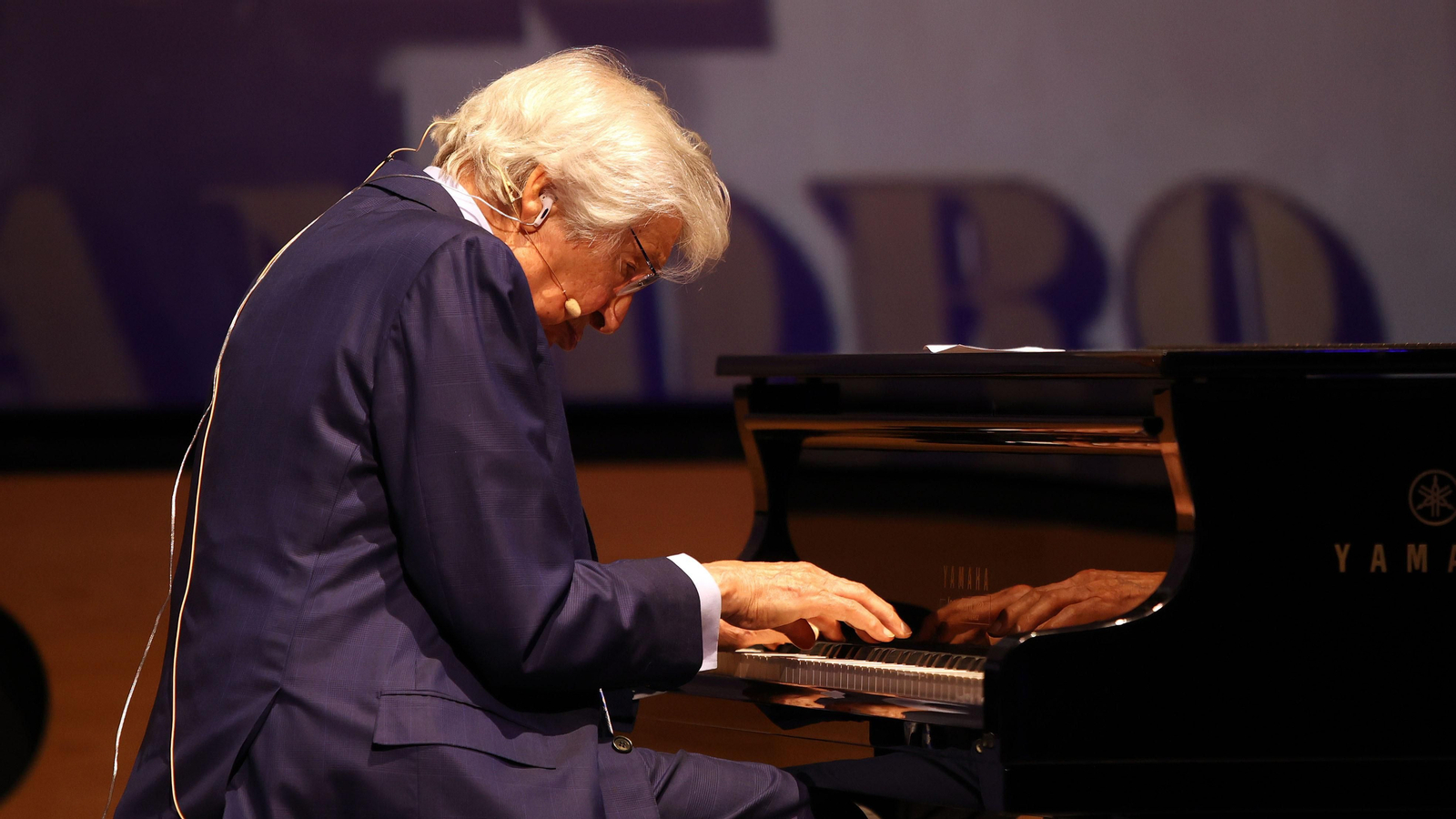 Manuel Alejandro recibe el premio Jerezano del Año del Rotary Club Jerez