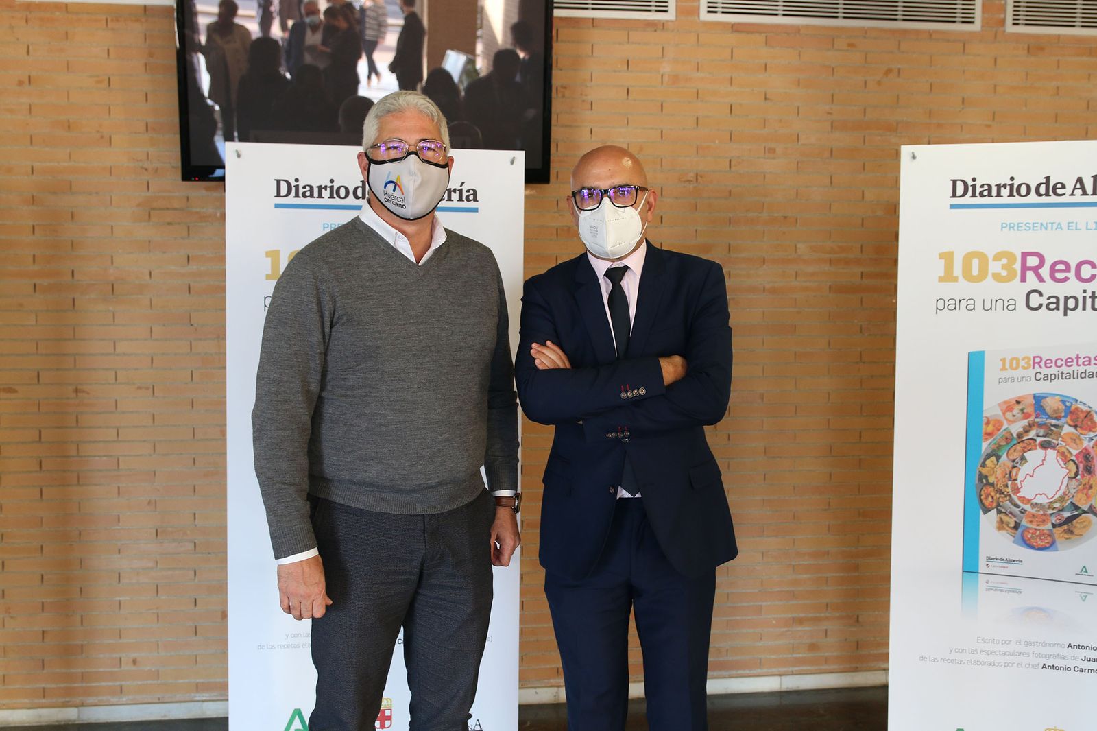 Fotogalería presentación libro '103 Recetas para una Capitalidad'. Almería