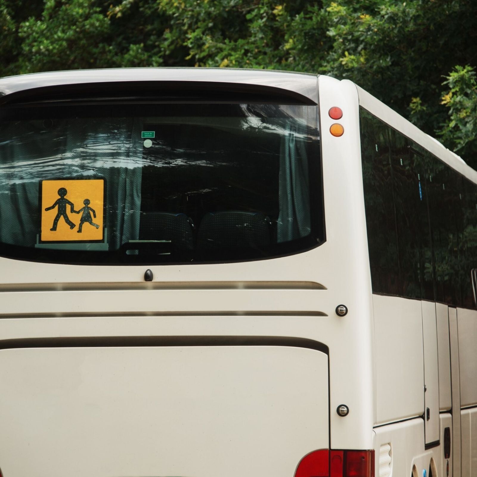 Autobús de transporte escolar.