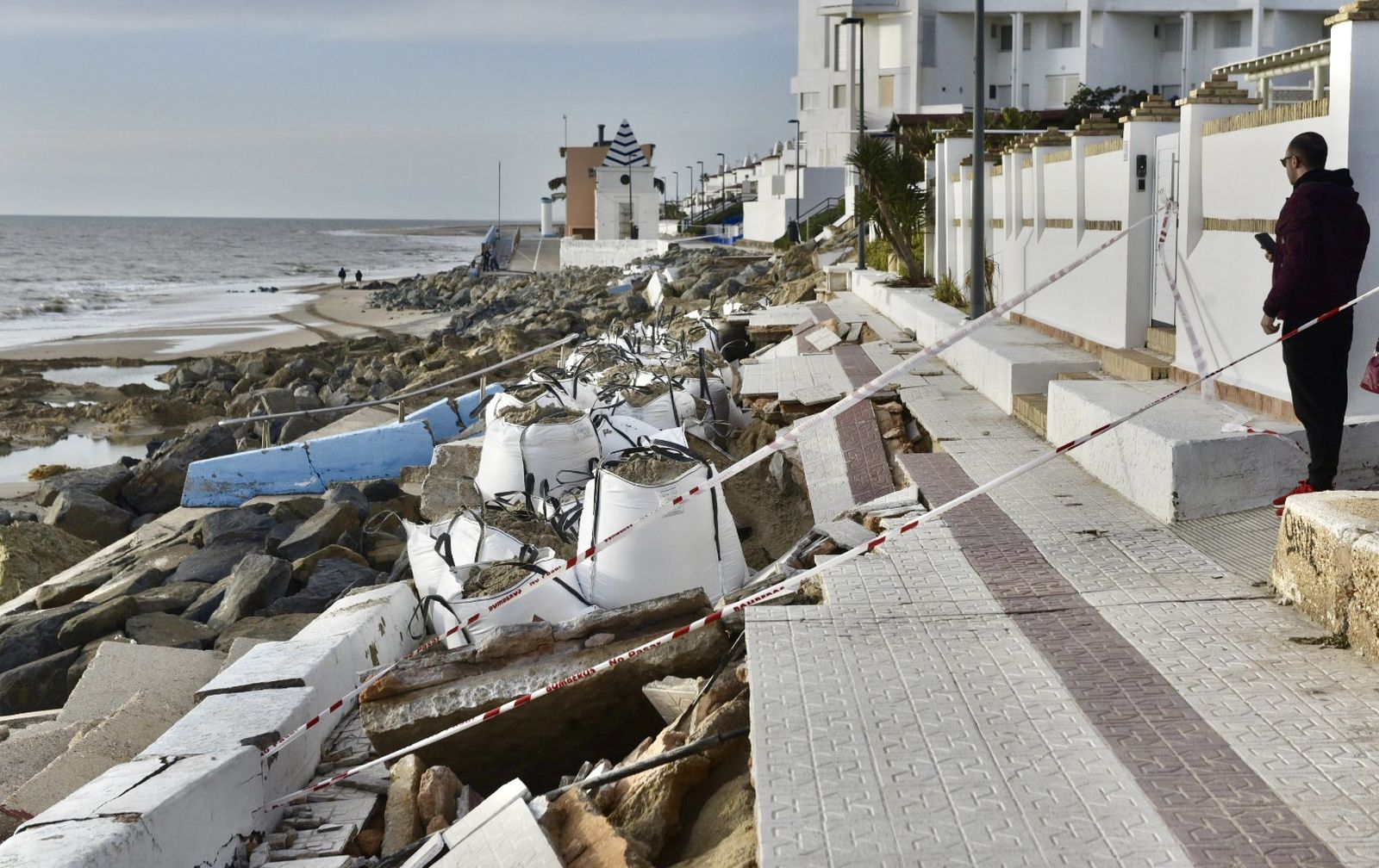 Comienza las obras de regeneración de arena en Matalascañas