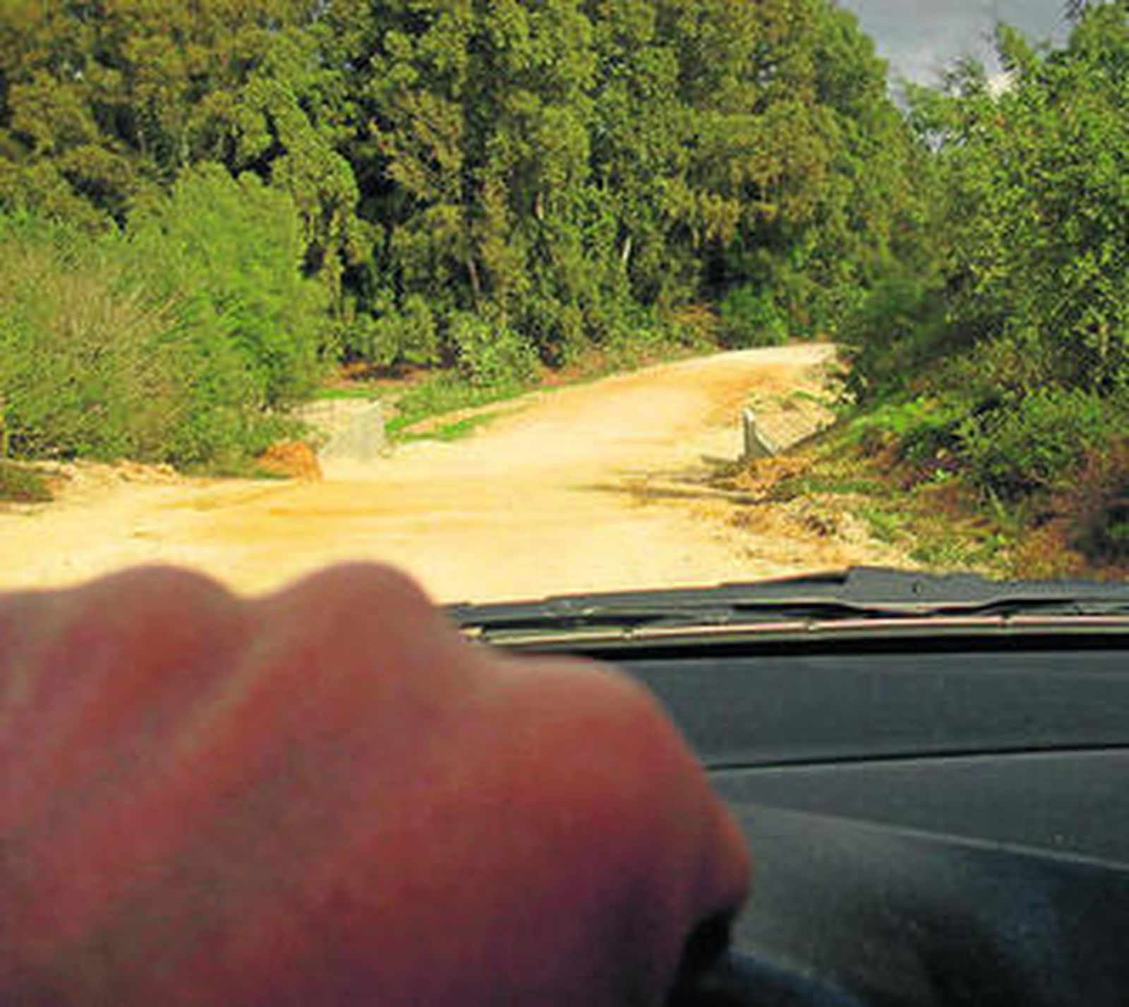 Aspecto que presenta el tramo de Nájara afectado por las lluvias.