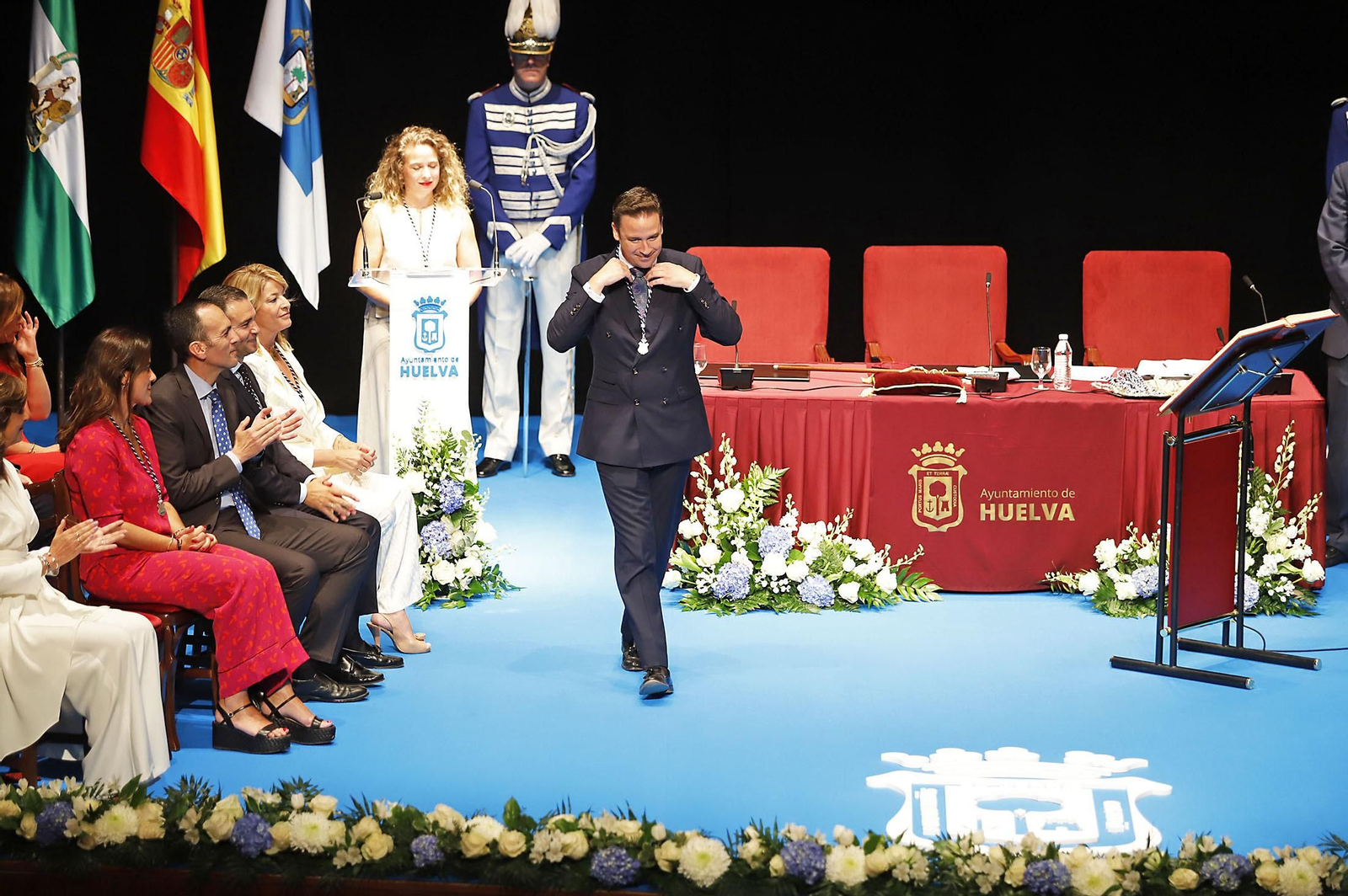 Imágenes de la toma de posesión de Pilar Miranda como alcaldesa de Huelva