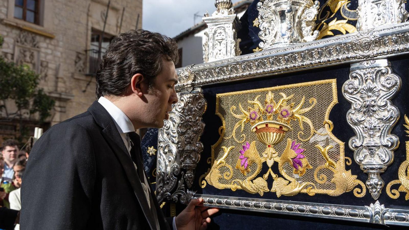 Los jiennenses se recrean con la cofradía de los Estudiantes un nuevo Lunes Santo