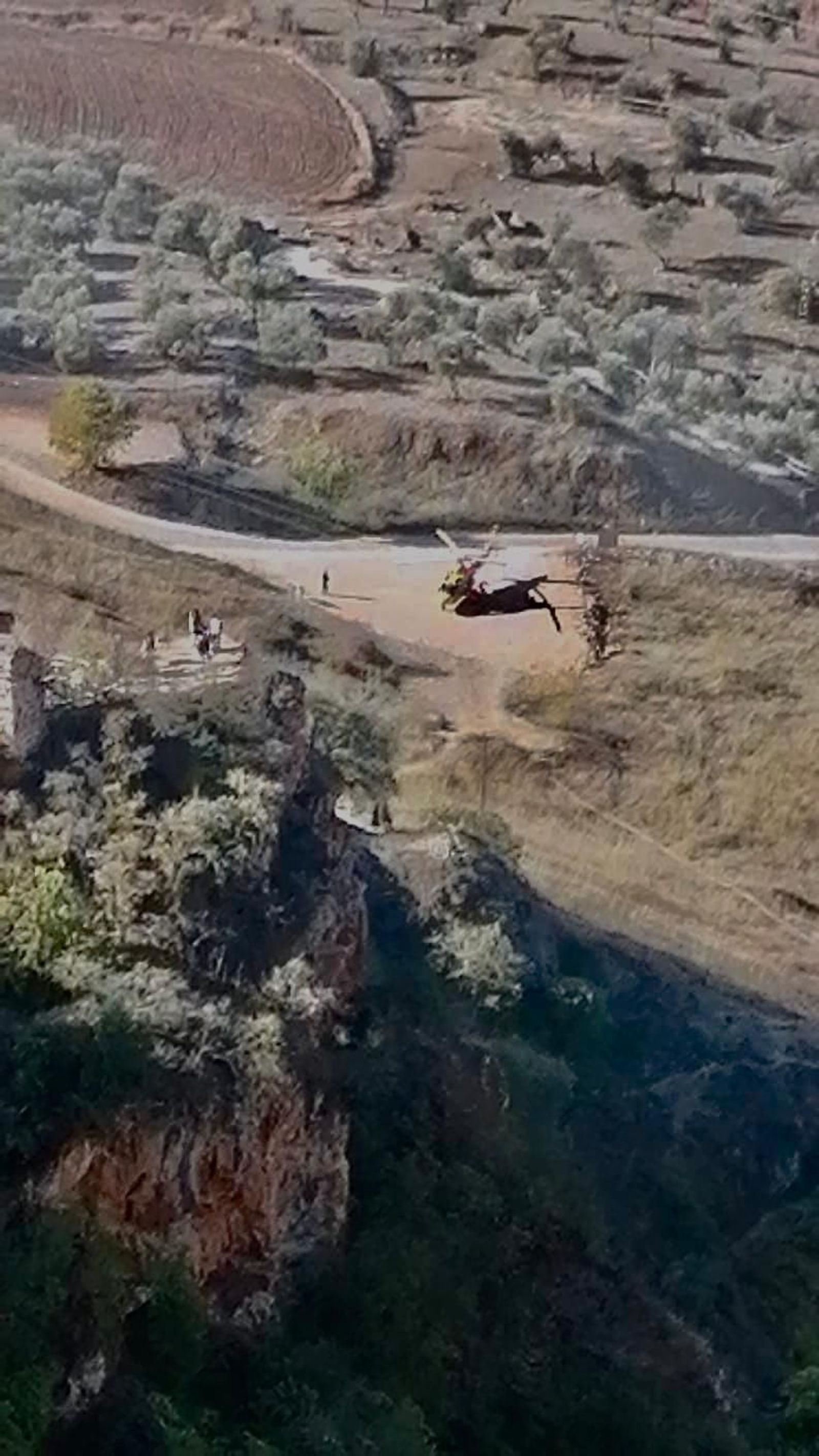 Helicóptero del 061 movilizado en el Tajo de Ronda.