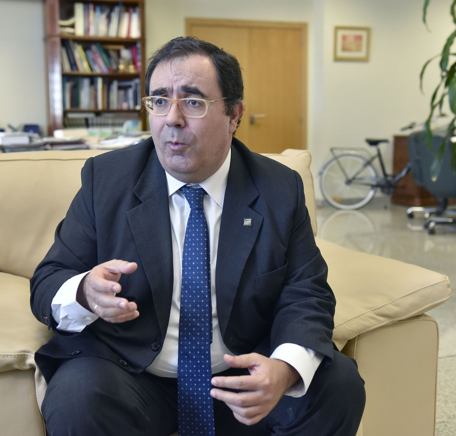 Vicente Guzmán,  rector de la UPO