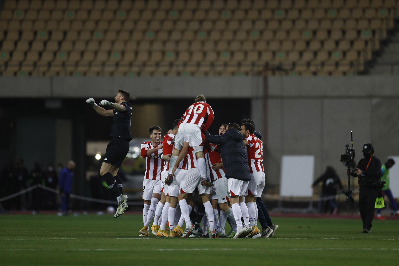 Las imágenes de la final de la Supercopa en Sevilla