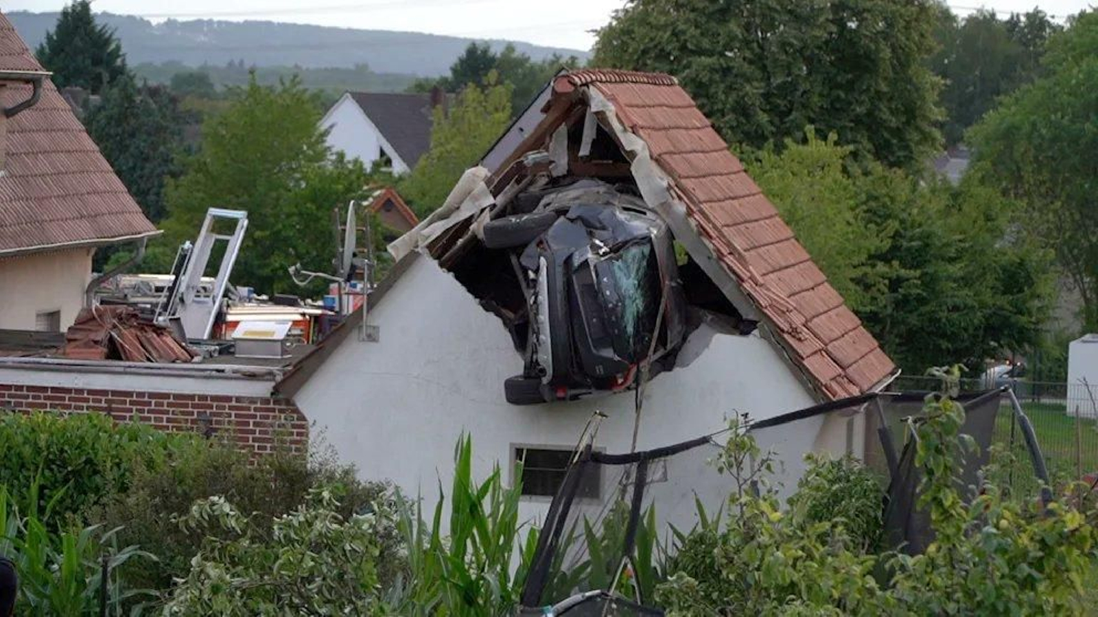 Estado en el que ha quedado el coche tras el accidente.