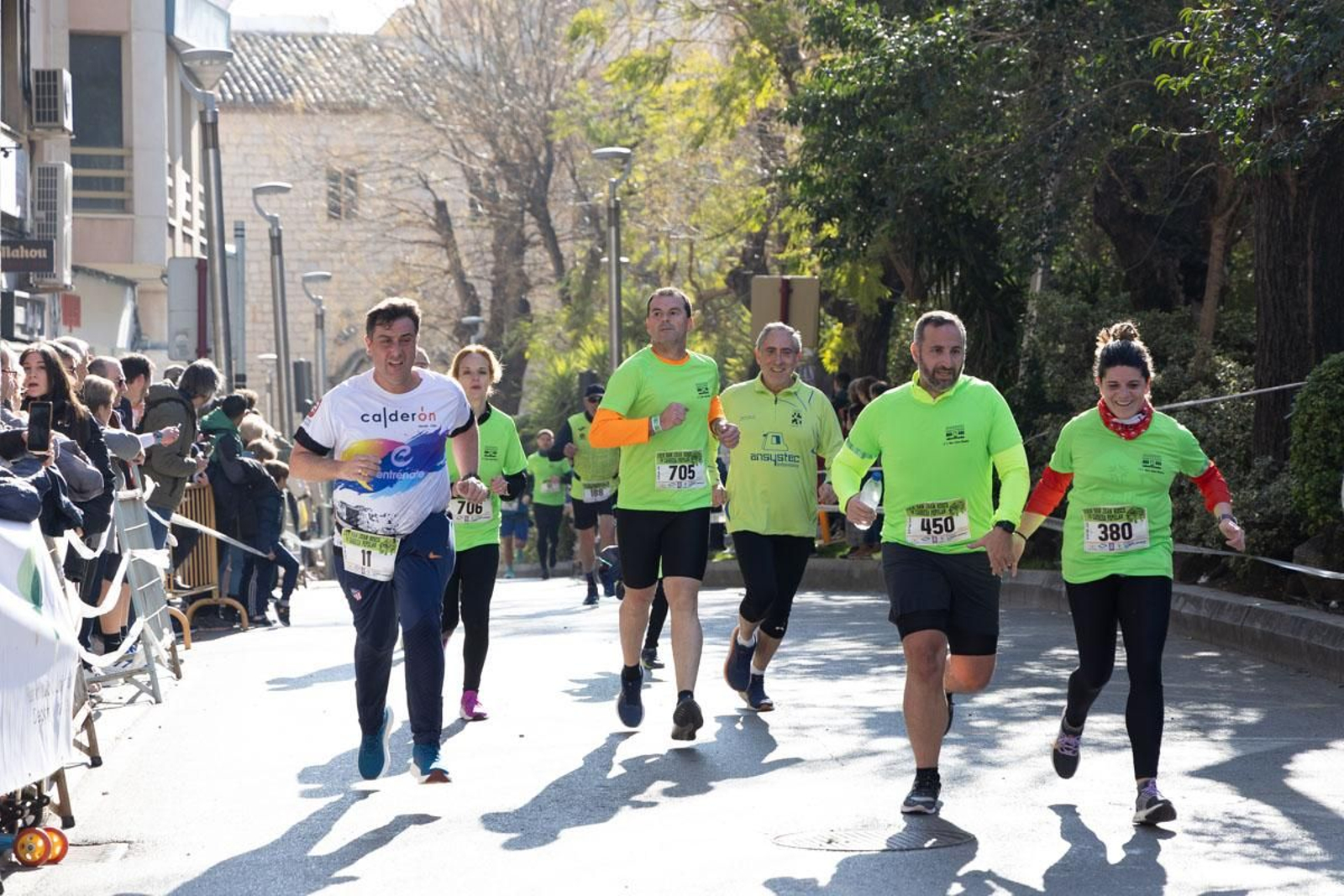 Deporte y solidaridad se unen en la IV Carrera Popular IES San Juan Bosco, en imágenes