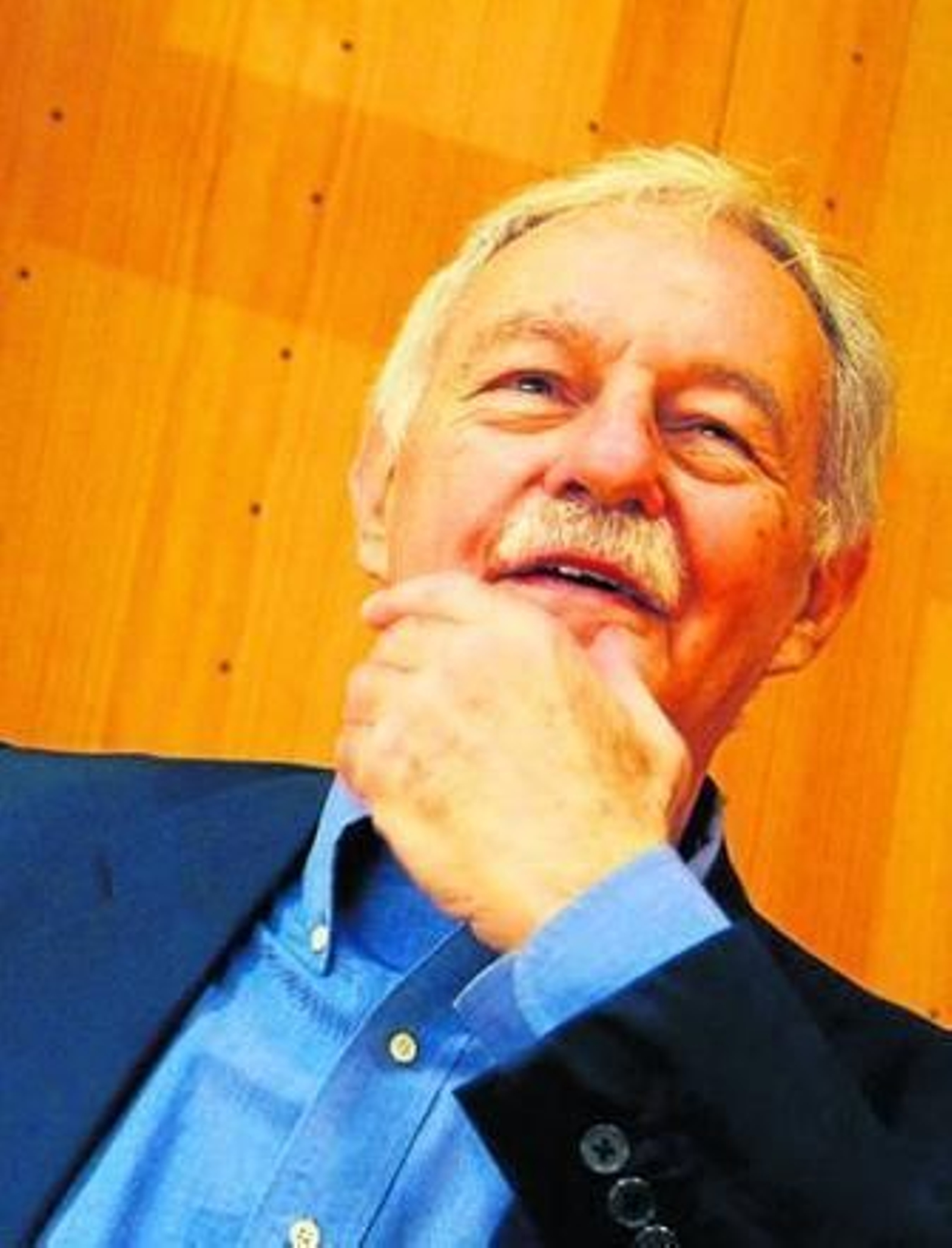 Eduardo Mendoza (Barcelona, 1943), ayer, durante su encuentro con la prensa en Sevilla.