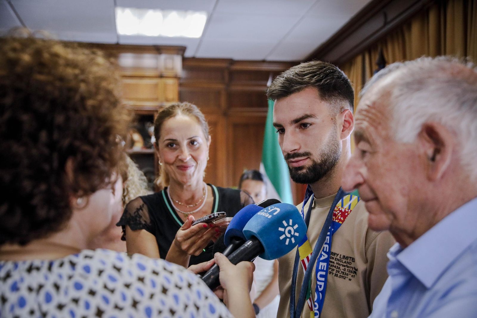Álex Baena en el Ayto de Roquetas de Mar, en imágenes